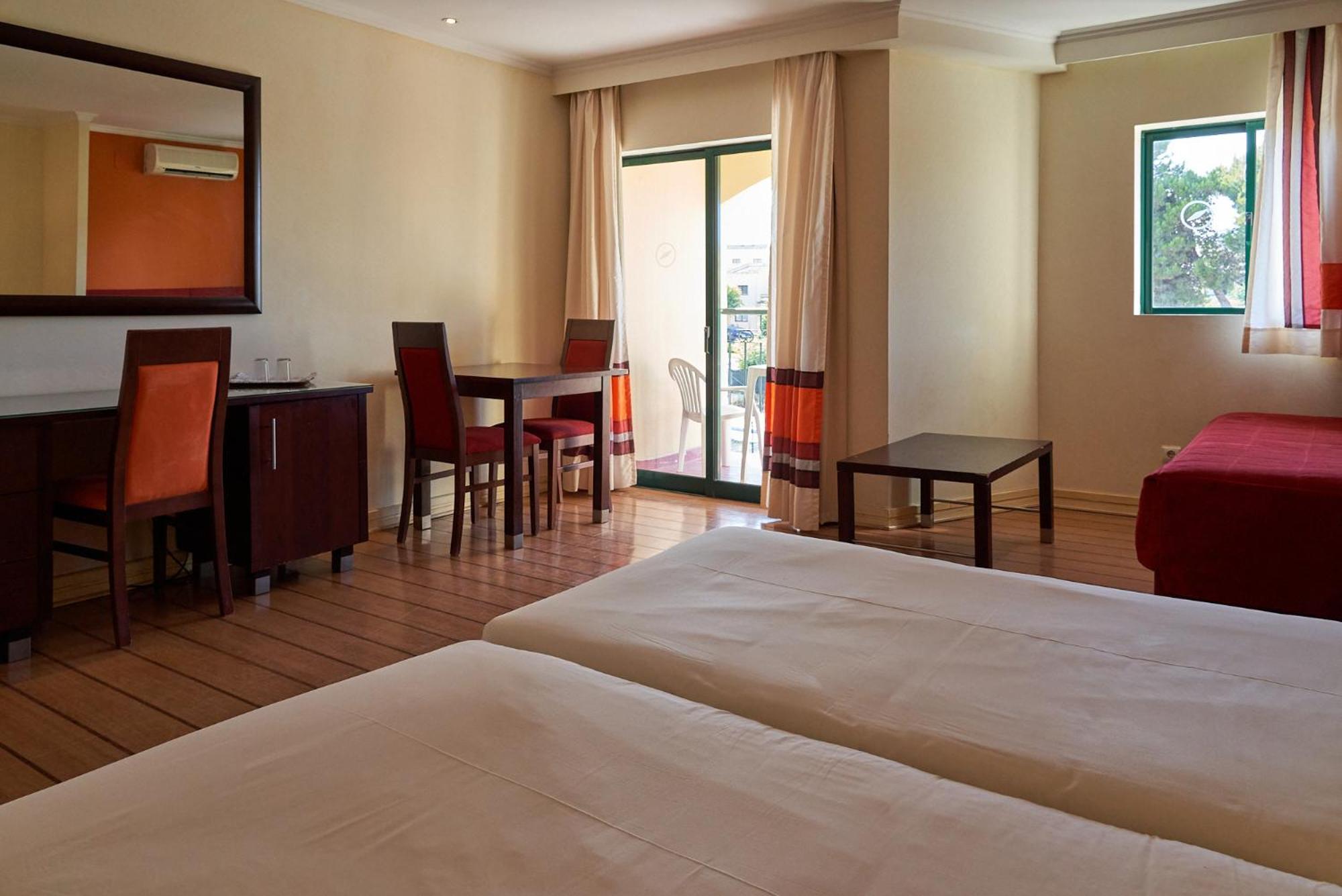 The Navigator Hotel Алвор Екстериор снимка