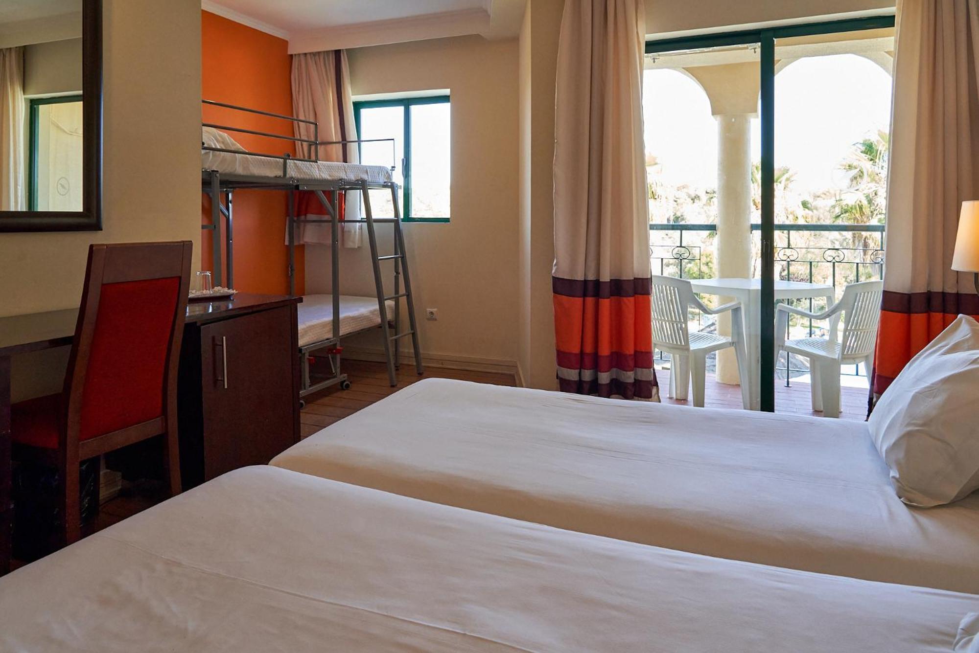 The Navigator Hotel Алвор Екстериор снимка