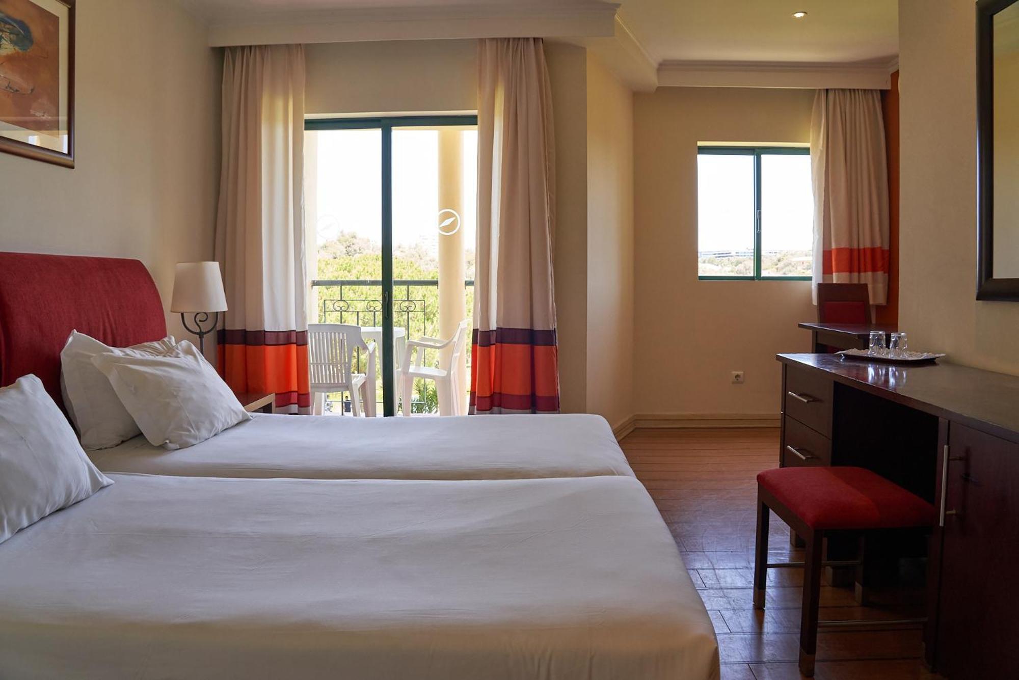 The Navigator Hotel Алвор Екстериор снимка