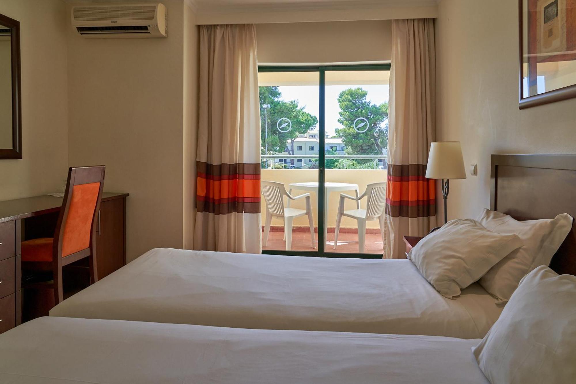 The Navigator Hotel Алвор Екстериор снимка
