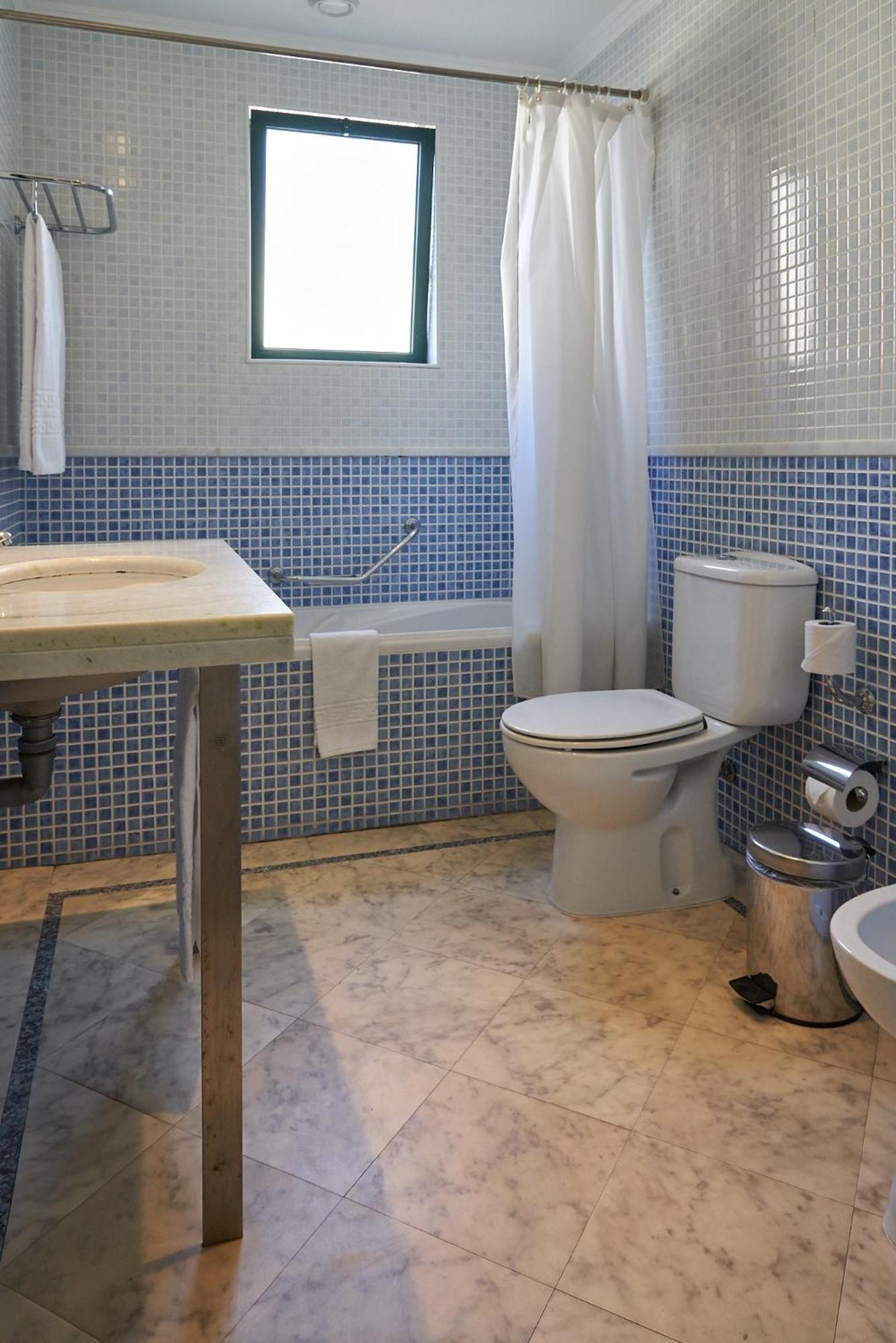The Navigator Hotel Алвор Екстериор снимка
