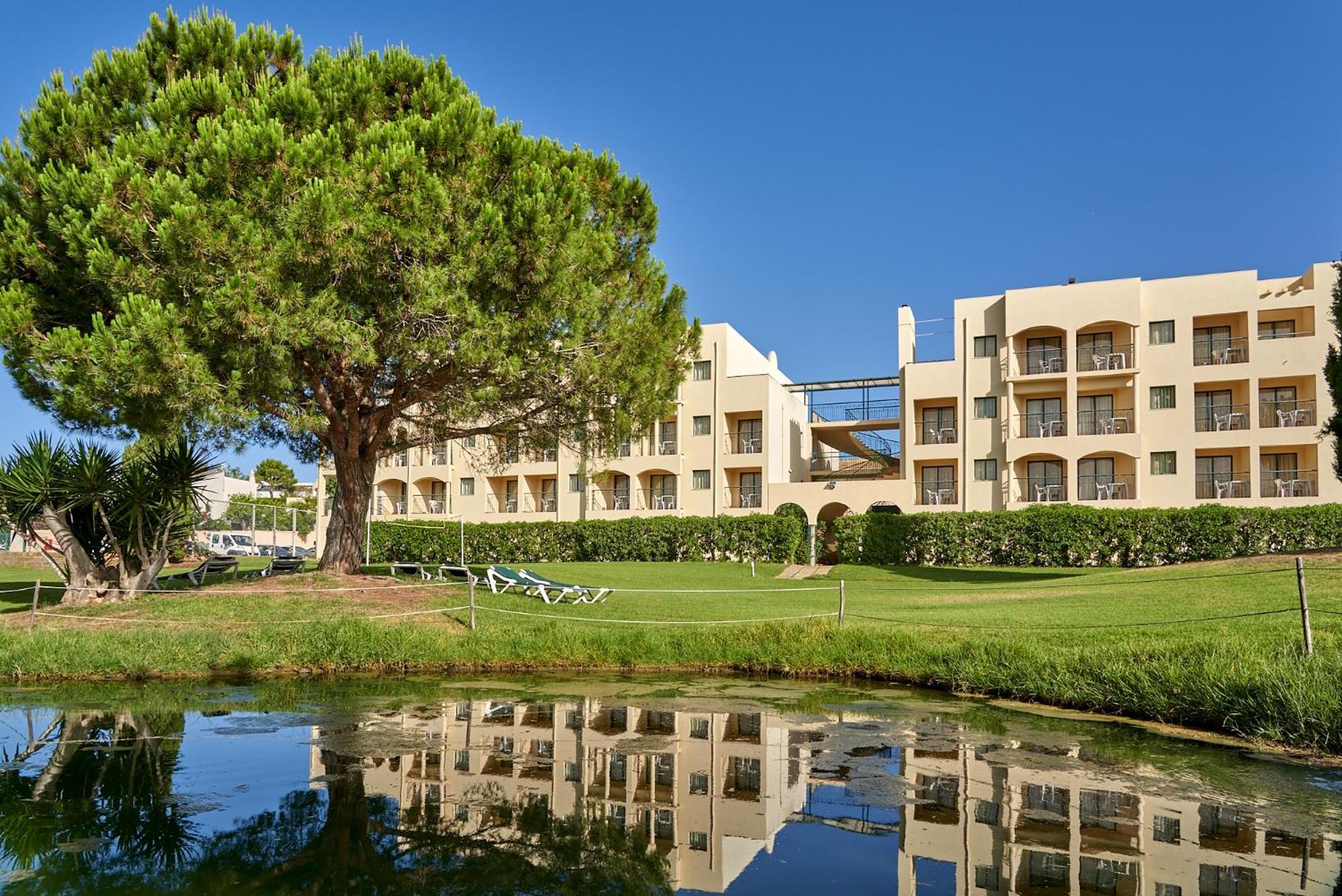 The Navigator Hotel Алвор Екстериор снимка